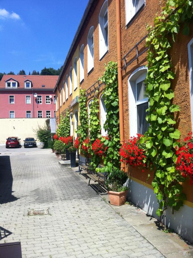 An der Porzellan-Manufaktur Pension Meißen Oda fotoğraf
