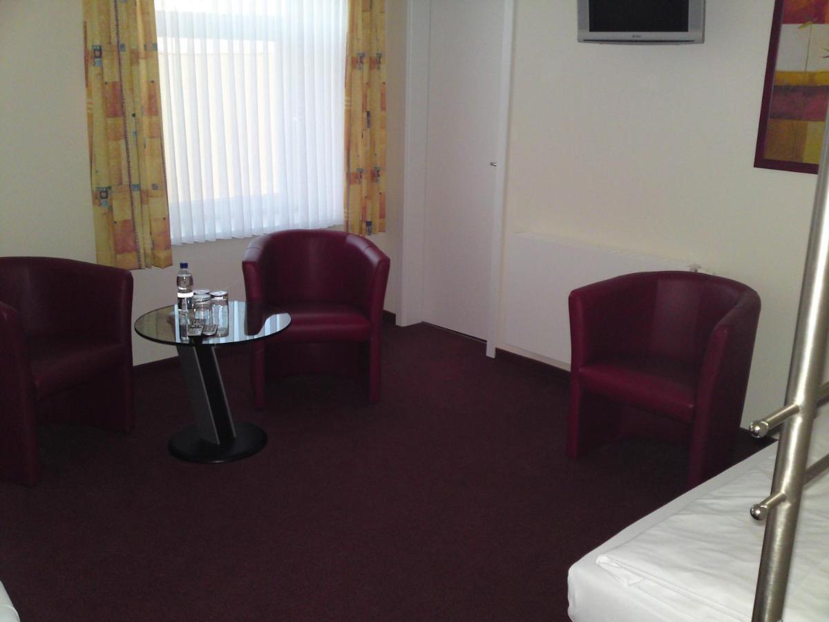 An der Porzellan-Manufaktur Pension Meißen Oda fotoğraf